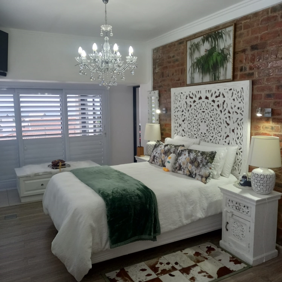 4 Bedroom Property for Sale in Menkenkop Western Cape